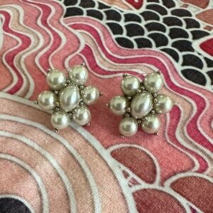 Elegant Pearl Flower Earrings